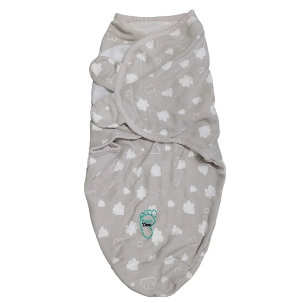11 Piece Newborn Clothing Christmas Holiday Footie Swaddle Vest Mitten Lot